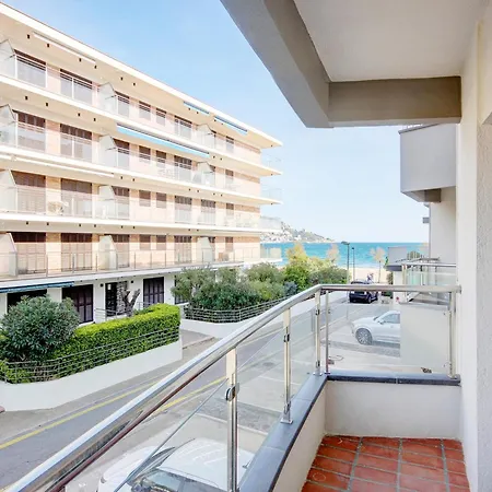 Apartment With Scenic View