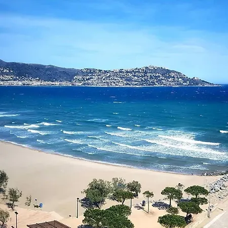 With Scenic View Διαμέρισμα Ρόζες