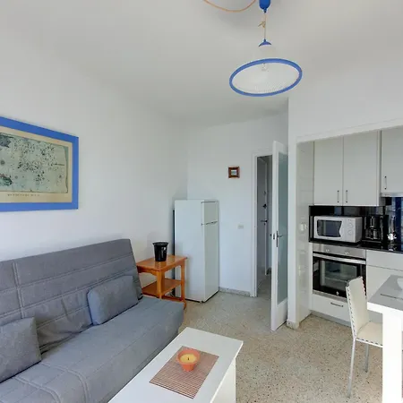 Apartman In On The Beachfront Roses