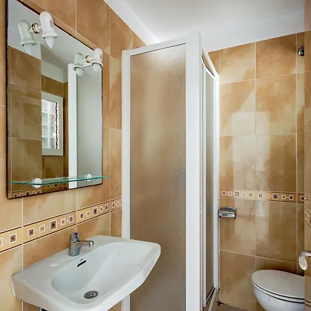 In On The Beachfront Apartman *