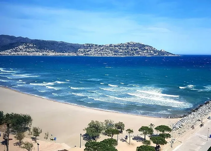 In On The Beachfront דירה רוזס