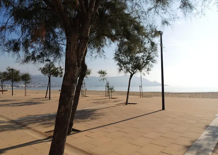In On The Beachfront דירה